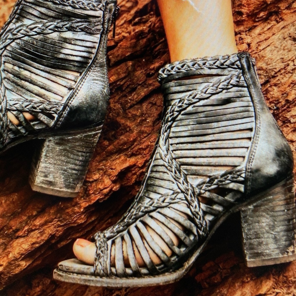 Freebird by Steven “Bela” heeled sandal